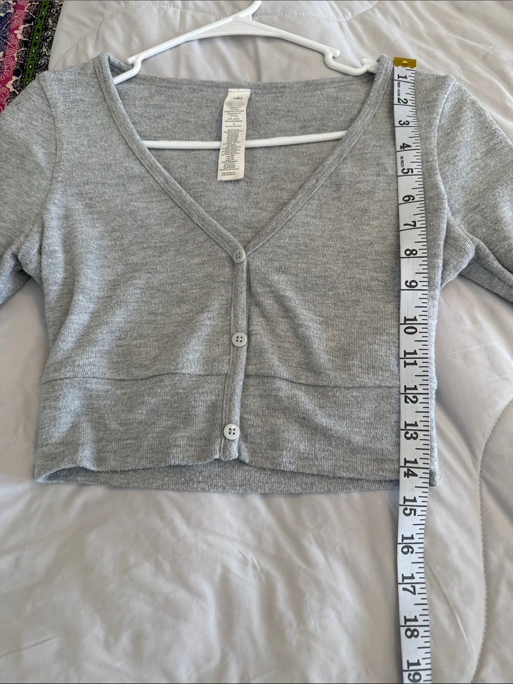 ALO Yoga Light Grey V-Neck Cropped Button Cardigan